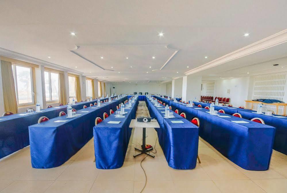 Hotel Ngor Diarama Dakar Esterno foto